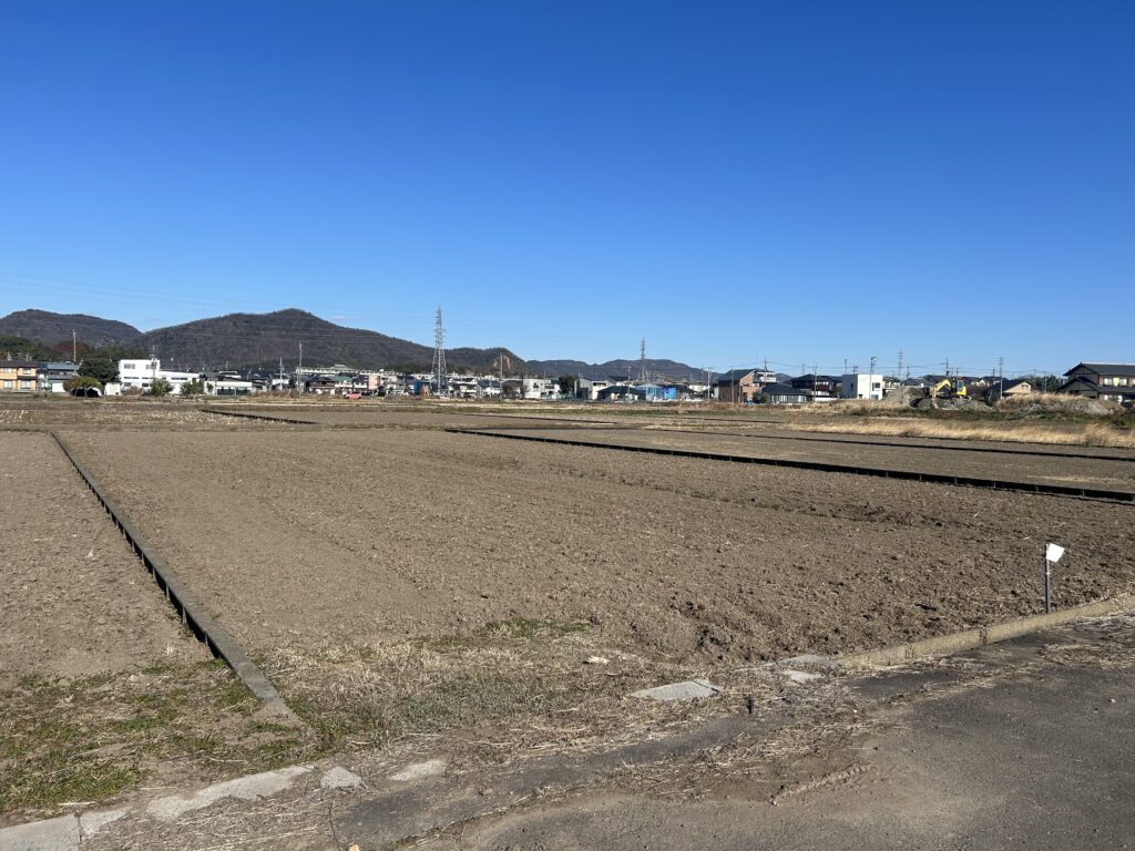 自然豊かな市街化調整区域の田(^^♪